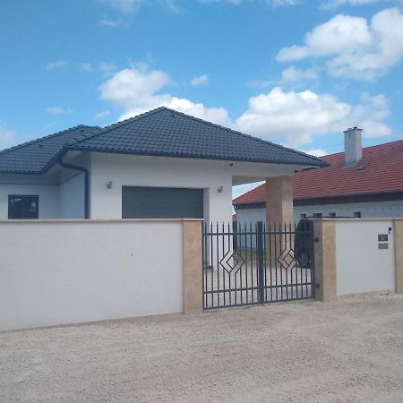 Tandem Apartman Kapolnasnyek Экстерьер фото