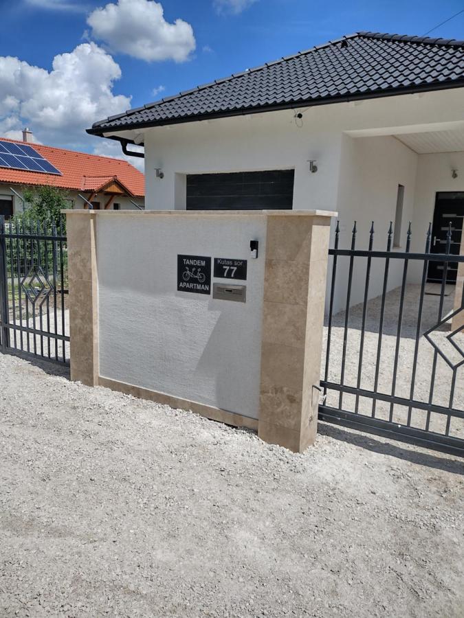 Tandem Apartman Kapolnasnyek Экстерьер фото